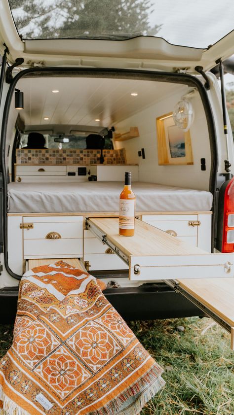 Ford Transit Custom Camper, Hiace Camper, Camper Inspiration, Van Conversion Layout, Vw Camper Conversions, Colorado Life, Kangoo Camper, Ford Transit Camper, Transit Camper