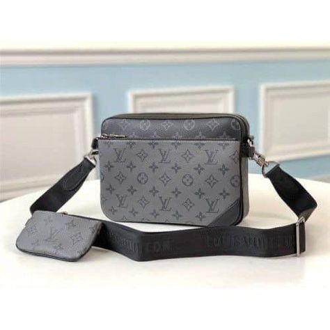 Louis Vuitton Trio Messenger, Luxury Things, Mens Bag, Designer Leather Handbags, Givenchy Bag, Small Coin Purse, Portable Bag, Back Bag, Girly Shoes