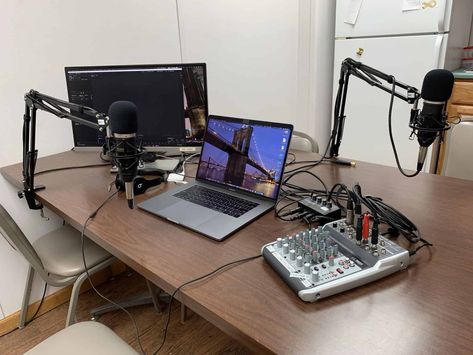 The best recording equipment you need to start your own podcast #technology Podcast Headphones, Podcast Equipment, Podcast Setup, Sennheiser Momentum, Blue Yeti, Best Crypto, Background Noise, Audio Technica, Recording Equipment