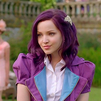 follow me for more <3 Mal Descendants 2, Descendants 2015, Disney Descendants Mal, Evie Descendants, Mal Descendants, Mal And Evie, Disney Descendants 3, Disney Channel Descendants, Disney Descendants