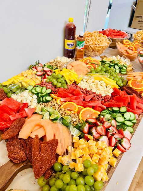 Mexico Charcuterie Board, Mexican Charcuterie Table Ideas, Fruit Tables For Quinceanera, Mexican Fruit Charcuterie Board, Charcuterie Mexican Board Ideas, Mexican Fruit Platter Ideas, Charcuterie Board Mexican Theme, Chamoy Fountain Bar, Mexican Food Charcuterie Board