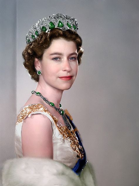 Queen Elizabeth Portrait, Ducesa Kate, Queen Elizabeth Photos, Prințesa Diana, Princesa Elizabeth, Young Queen Elizabeth, Rainha Elizabeth Ii, English Royal Family, Reine Elizabeth Ii