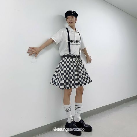 Boy Skirt, Boys In Skirts, Cool Tights, Guys In Skirts, Men Wearing Skirts, Korean Skirt, Boy Idols, Aesthetic Things, Korean Men