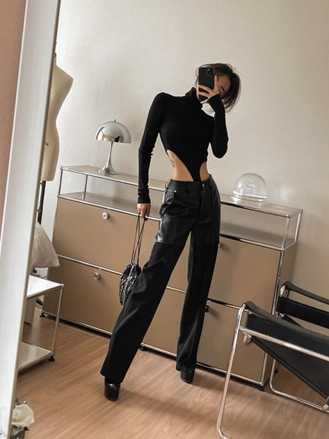 Stretchy and soft slinky long sleeve body suit with high waist. Turtleneck adds versatility. Model is wearing MINUSEY ONE SIZE. * MINUSEY ONE SIZE = EU 34-38, US 2-6* 70% Polyester / 25% Rayon / 5% Spandex* Dry clean* Made in Korea - Model Height: 171cm/5'7" (US2, EU34) How To Style Bodysuit Outfit, Long Sleeve Bodysuit Women, Long Sleeve Body Suit, Black Body Suit, Body Suits, Body Suit Outfits, Wide Trousers, Looks Black, Ribbed Bodysuit