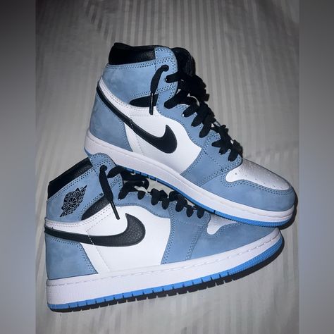 Never Worn, No Creases! Jordan 1 Shoes Blue, Women’s Jordans, Cute Shoes Jordans, Blue Jordans Aesthetic, Nike Jordan Aesthetic, Jordan 1 High University Blue, Jordan 1 High Top, Nike Azul, Zapatillas Nike Jordan