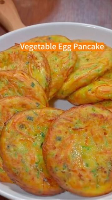 Egg Pancakes Recipe, Veg Pancake Recipe, Egg Pancakes, Japanese Egg, Pancakes Pancakes, Vegetable Pancakes, Healthy Healing, Chinese Egg, Pancakes Breakfast