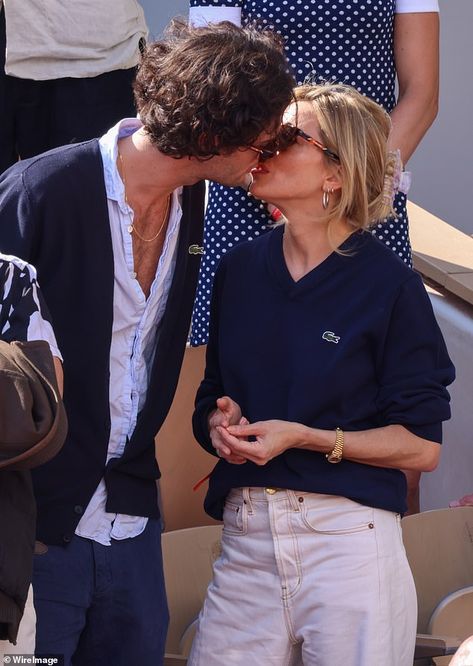 Casper Ruud, Sienna Miller Style, Light Grey Blazer, Boyfriend Outfit, Hugh Grant, French Open, Sienna Miller, Sporty And Rich, Spring Street Style