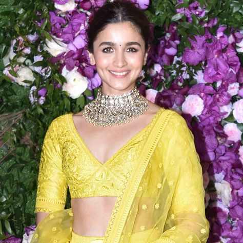 Mohit Suri, Sabyasachi Lehenga, Best Actress Award, Yellow Lehenga, Green Lehenga, Hair Color Light Brown, Lehenga Blouse, Vogue India, Designer Party Wear Dresses