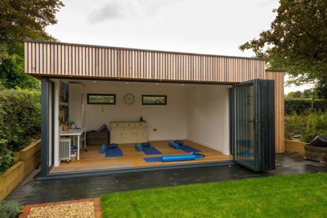 Backyard Yoga Studio, Yoga Shed, Modern Yoga Studio, Outdoor Yoga Studio, Gym Interiors, Backyard Yoga, Wellbeing Space, Gym Building, Garden Gym