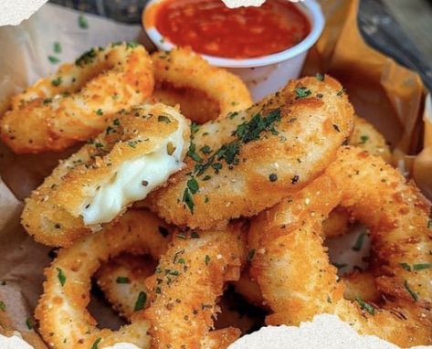 Mozzarella Stick Onion Rings, Easy Cooking Ideas, Mozzarella Stick, Thick Rings, Cheese Stick, Mozzarella Cheese Sticks, Veggie Fries, Gluten Free Bread Crumbs, Mozzarella Sticks