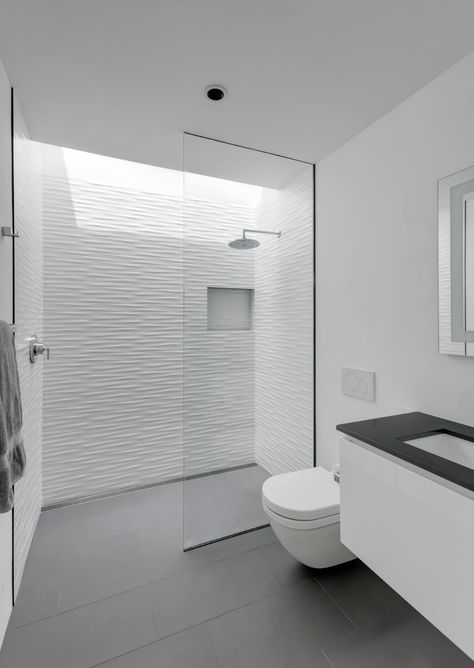 Bathroom Ideas Gray And White, Gray And White Small Bathroom, White And Gray Bathroom Small, Bathroom Without Tiles, Gray Bathroom Floor Tile, Toilet Makeover, Design Interior Baie, Showers Without Doors, Makeover Kamar Mandi