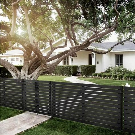 4 Ft Fence Ideas Yards, 4 Foot Wood Fence Ideas, Horizontal Wood Fence, Wood Fence Panels, Gated Driveway, Fences Alternative, Deep Spring, Cedar Wood Fence, Wood Fence Gates