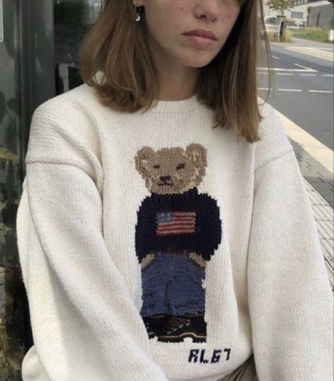 Polo Bear Ralph Lauren, Bear Sweater, Bear Outfits, Polo Bear, Stockholm Fashion, Winter Fits, Mein Style, Ralph Lauren Outfits, Mode Inspo