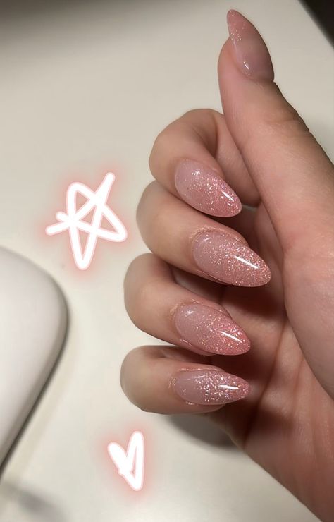 Pink Glitter Almond Nails, Pink Ombre Nails Glitter, Glitter Almond Nails, Pink Sparkle Nails, Sparkle Nail Designs, Almond Nails Pink, Rose Gold Nails Design, Pink Glitter Nails, Graduation Nails