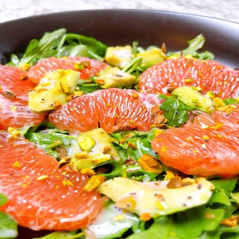 Enjoy an Easy Grapefruit Avocado Salad perfect for busy parents and health-conscious eaters. Fresh, simple, and delicious — try it today! Salad With Grapefruit, Salads Without Lettuce, Grapefruit Recipes, Salad Toppers, Citrus Salad, Breakfast Salad, Refreshing Salad, Large Salad Bowl, Arugula Salad