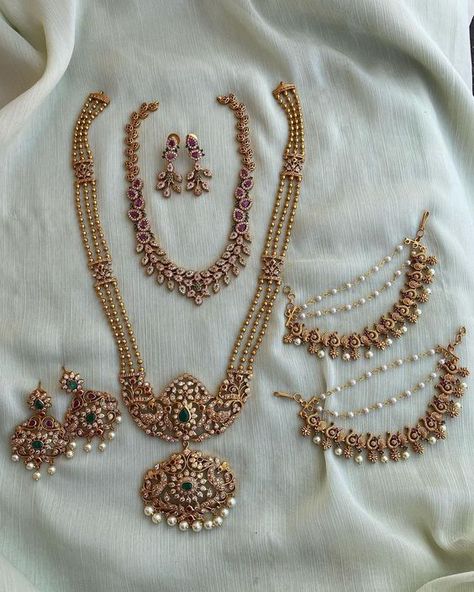 Bridal Jewelry Sets Simple, Jewelry Set Design For Wedding, Pearl Jewelry For Wedding, Simple Indian Bridal Jewelry, Bridal Gold Set Design, Pearl Sets Jewellery Indian Gold, Pearl Sets Jewellery Indian, Set Jewellery Design, Bridal Sets Indian Wedding Jewelry