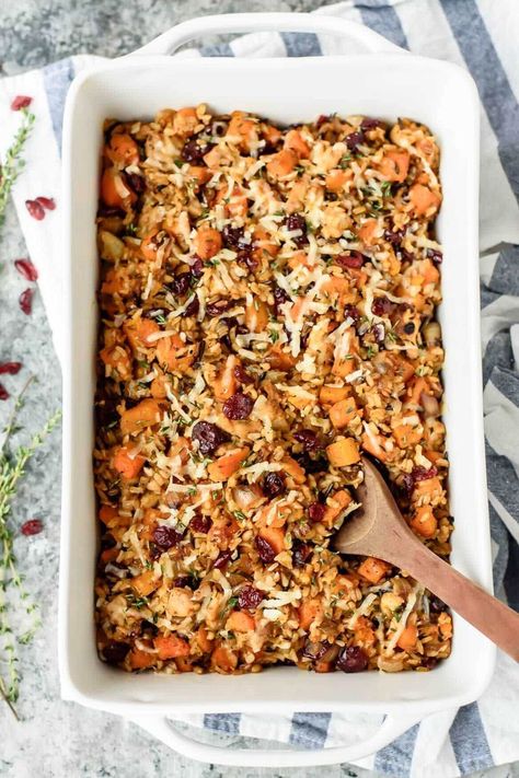 fall casseroles chicken Butternut Squash And Cranberries, Casseroles Chicken, Fall Casserole Recipes, Chicken And Wild Rice Casserole, Apartment Cooking, Veggie Lasagne, Fall Casseroles, Chicken Wild Rice Casserole, Comforting Casseroles