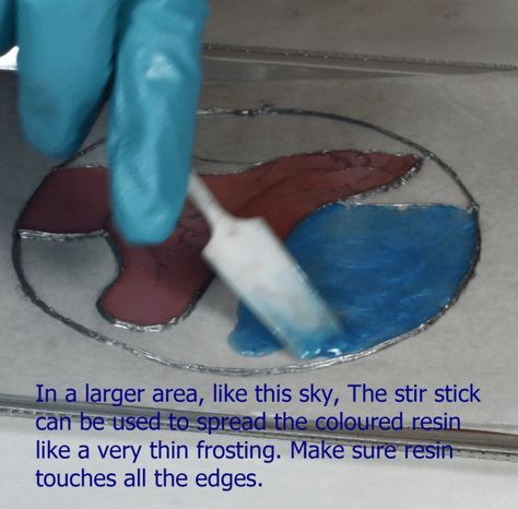 pouring blue resin as the sky Faux Stained Glass Diy, Resin Suncatcher, Stained Glass Resin, Resin Techniques, Suncatcher Diy, St Michael Pendant, Glass Diy, Resin Jewelry Making, Resin Clay