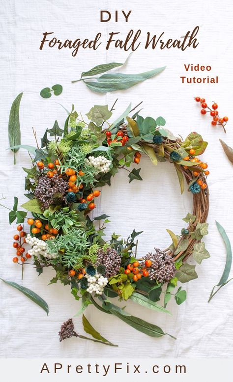 How to make a fall foraged wreath DIY made entirely of faux materials | grapevine wreath DIY ideas for the modern home. Foraged Wreath, Fresh Wreaths, Diy Grapevine Wreath, Wreaths Videos, Diy Floral Wreath, Farmhouse Fall Wreath, Diy Girlande, Wildflower Wreath, Wreath Project