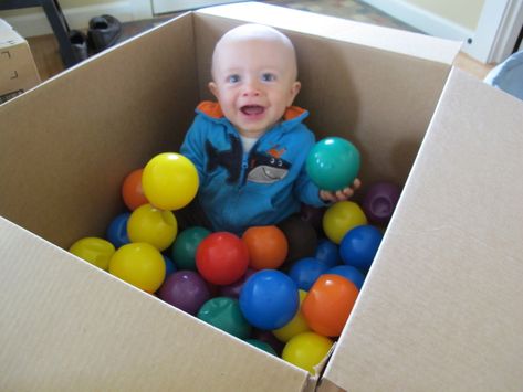 sensory activities for infants and toddlers - Google Search Kids Ball Pit, Infant Sensory Activities, Infant Classroom, Baby Sensory Play, Baby Ball, Cool Baby, Baby Diy, Toddler Fun, Ball Pit