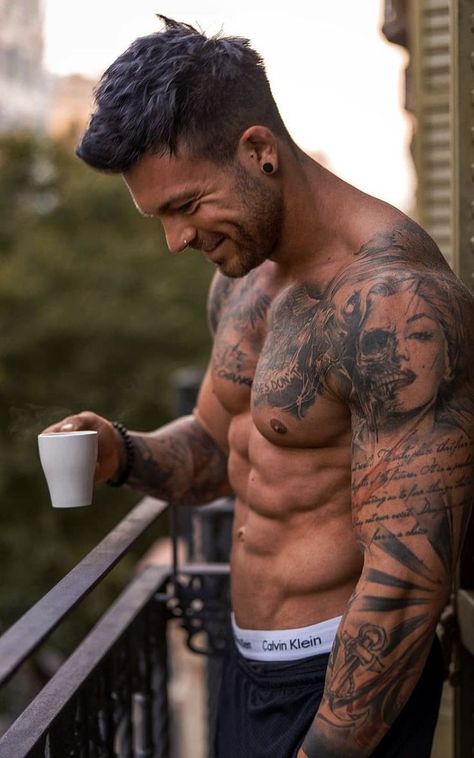 Chest And Shoulder Workout, Tatted Guys, Tatted Men, Tattoo Inspiration Men, Best Sleeve Tattoos, Inked Men, Chest Workouts, Body Fitness, Arm Tattoos For Guys