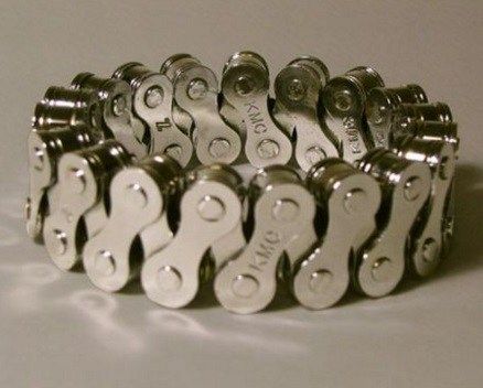 Bicycle Chain Bracelet Bicycle Jewelry, Bike Chain Bracelet, Bicycle Chains, Bicycle Chain, Ways To Recycle, Bicycle Art, Funky Earrings, Bike Chain, Bicycle Parts