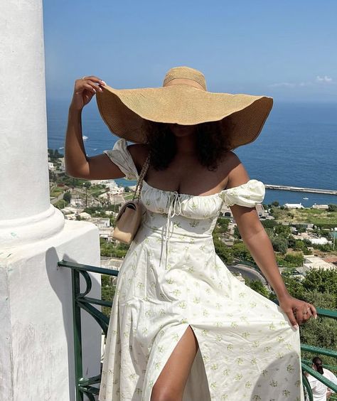 Panama Outfit Ideas, Panama Hat Outfit, Panama Trip, Solo Vacation, Panama Travel, Hat Outfit, Outfits With Hats, Vacation Outfits, Clothing Ideas