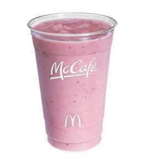 Mcdonalds Strawberry Banana Smoothie, Mcdonalds Recipes, Weight Watchers Points Plus, Strawberry Shake, Banana Smoothie Recipe, Strawberry Banana Smoothie, Pineapple Smoothie, Strawberry Smoothie, 500 Calories