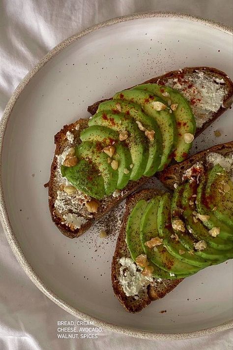 Avocado Toast Aesthetic, Avocado Aesthetic, Toast Aesthetic, Breakfast Avocado, Healthy Food Dishes, Healthy Food Motivation, Healthy Lifestyle Food, Breakfast Recipes Casserole, Aesthetic Pinterest