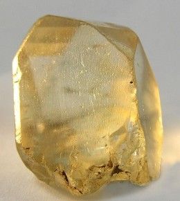 Yellow Topaz Sagittarius Birthstone, Aries Birthstone, Yellow Gems, Crystal Aesthetic, Lucky Stone, Gold Aesthetic, Yellow Gemstones, Meditation Crystals, Yellow Stone