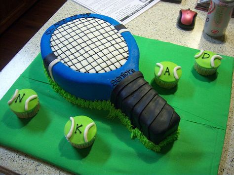 tennis Tennis Racquet Cake, Tennis Racket Cake, Tennis Birthday Party, Tennis Cake, Tennis Birthday, Tennis Camp, Squash Rackets, Tennis Party, Cupcake Cake Designs