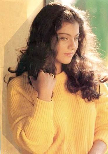 Kajol Kajol Dilwale, 90s Bollywood Fashion, Vintage Bollywood Aesthetic, 90s Bollywood Aesthetic, Retro Bollywood, 90s Bollywood, Bollywood Outfits, Vintage Bollywood, Aesthetic People