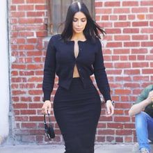 Kim Kardashian Shows Off Recent Weight Loss in Skintight Skirt and Unbuttoned Cardigan — See Her Latest Look Ropa Kylie Jenner, Estilo Kim Kardashian, Kim Kardashian Makeup, Estilo Kardashian, Outfit Elegantes, Estilo Kylie Jenner, Mode Kylie Jenner, Kim Kardashian Outfits, Kim K Style