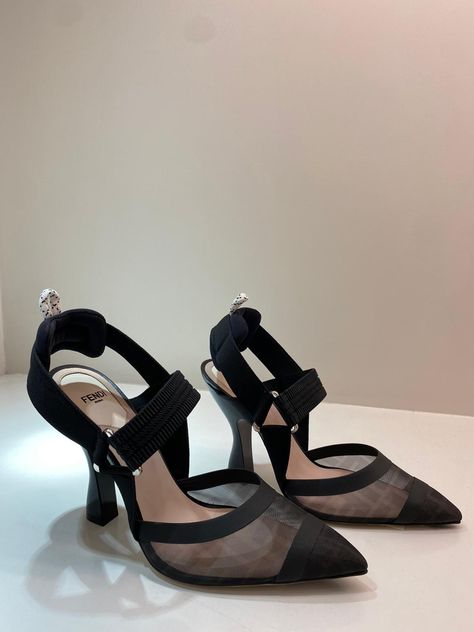 Heels Fendi, Fendi Pumps, Elegant Shoes Heels, Fendi Heels, Fendi Sandals, Fendi Boots, Heels Classy, Boutique Dress, Fendi Shoes