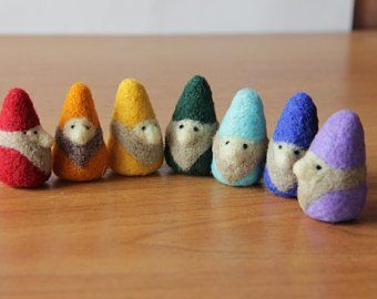 Chicken Toys, Gnome Decor, Felt Projects, Doll Family, Natural Toys, Waldorf Toys, Waldorf Inspired, Tiny Dolls, Waldorf Dolls