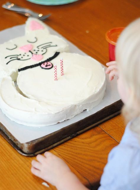 Kitty Cat Cake, Kitten Cake, Birthday Cake For Cat, Cat Themed Birthday Party, Cat Cupcakes, Kitten Birthday, Cat Birthday Party, Cat Cake, Cake Designs Birthday