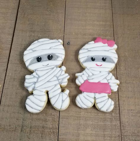 Plushies Pattern, Tractor Cookies, Zombie Cookies, Pixel Paper, Mummy Cookies, Royal Cookies, Halloween Gender Reveal, Cookies Halloween, Pig Cookies