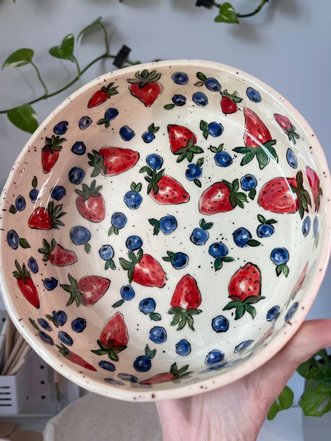 This Hand Painted Deep Salad Plate is a beautifully crafted piece of ceramic art, perfect for serving salads or as a versatile vegetable bowl. Each plate is meticulously hand-painted with a vibrant tomato design, adding a touch of nature's bounty to your table setting. Made from durable stoneware, this plate is not only visually appealing but also practical, being food-safe and suitable for everyday use. It makes a thoughtful and unique ceramic gift for loved ones or a charming addition to your own kitchenware collection. Ideal for those who appreciate handcrafted items with a personal touch. 19.5 cm diameter / 1200 ml 7.67inches diameter / 40.58 fl oz It's an absolutely unique ceramic deep plate because all my creations are made without a pottery wheel or any forms. So please note before Big Ceramic Bowls, Hand Painted Dinner Plates, Ceramic Small Plates, Fruit Painted Bowl, Ceramic Paint Designs, Cottage Core Pottery Painting, Homemade Ceramic Plates, Ceramic Painting Animals, Ceramic Painted Plate