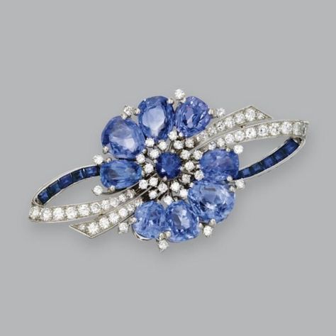 7th_Teo_Sinclair_Homotography_Exclusive Diamond Flower Brooch, Royal Jewellery, Motifs Perler, Blue Beauty, Diamond Brooch, Diamond Flower, Blue Jewelry, Classic Jewelry, Gems Jewelry