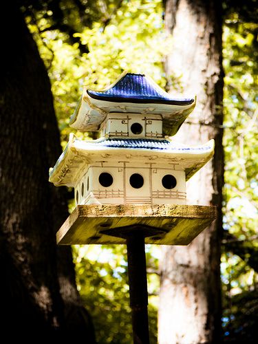 Pagoda bird house Pagoda Birdhouse, Japanese Style Bird Feeder, Ceramic Pagoda, Japanese Garden Decor, Birdhouse City, Birdhouse Projects, Bee Houses, Bird & Wildlife Houses, Garden Birdhouses