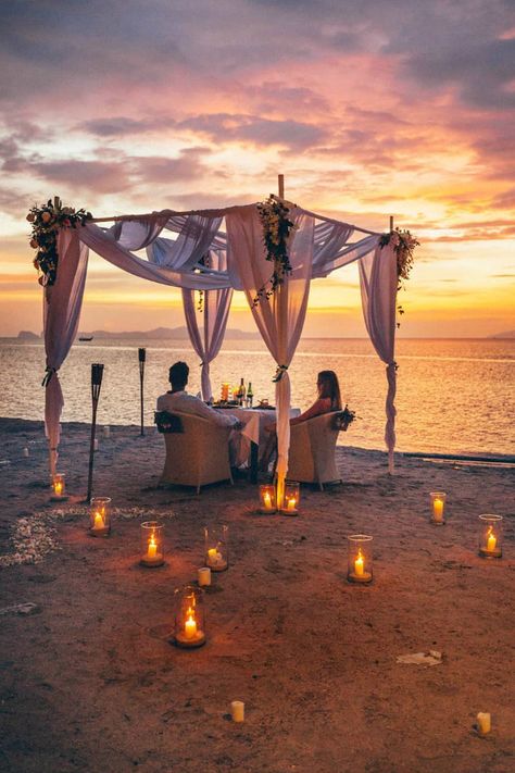 Romantic Beach Picnic, Couple Travel Photos, Thailand Travel Destinations, Honeymoon Tour Packages, Thailand Honeymoon, Couples Holiday, Thailand Holiday, Wedding Decoration Ideas, Honeymoon Tour