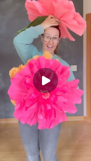 Emily Steffen on Instagram: "Make giant crepe paper flowers ✔️ Three cheers to the @michaelsstores app and the irresistible Italian crepe paper to make my oversized floral dreams come to life!  Now, the next steps are to make big stems and leaves to make these flowers stand up and become a colorful, happy Easter display because WHY NOTTT?!?!! 😊   #MichaelsMakers #MakeitwithMichaels #everythingtocreateanything #sponsored #makersgonnamake #makersofinstagram #makersmovement #maker" Large Crepe Flowers Diy, Flowers Made From Streamers, Big Flower Decorations Diy, Big Crepe Paper Flowers Diy, Large Crepe Paper Flowers Diy, Big Crepe Paper Flowers, Paper Big Flowers, How To Make Big Paper Flowers, Giant Crepe Paper Flowers Diy