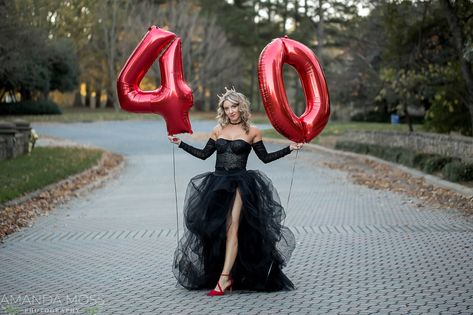 40th Birthday Dress, Party Dress Up Ideas, 40th Birthday Celebration Ideas, 40th Birthday Themes, 40th Bday Ideas, Birthday Outfit Ideas, Dress Up Ideas, Outfit Ideas For Church, 40 And Fabulous