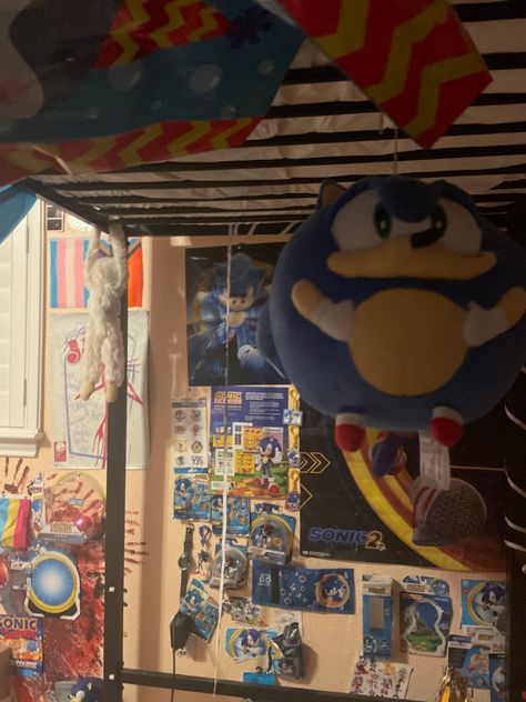 Sonic The Hedgehog Room, Sonic Bedroom Ideas, Sonic Room, Sonic Bedroom, Hedgehog Room, Sonic Collection, Otaku Room, Room Desk, Room Goals