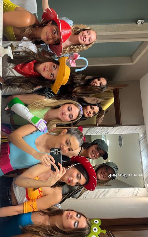 Group Of 9 Halloween Costumes, 8 People Halloween Costumes, Toy Story Characters Costumes, Group Fancy Dress Ideas, Toy Story Costume Ideas, Halloween Costumes Toy Story, 6 People Halloween Costumes, Toy Story Halloween Costumes, Toy Story Outfit