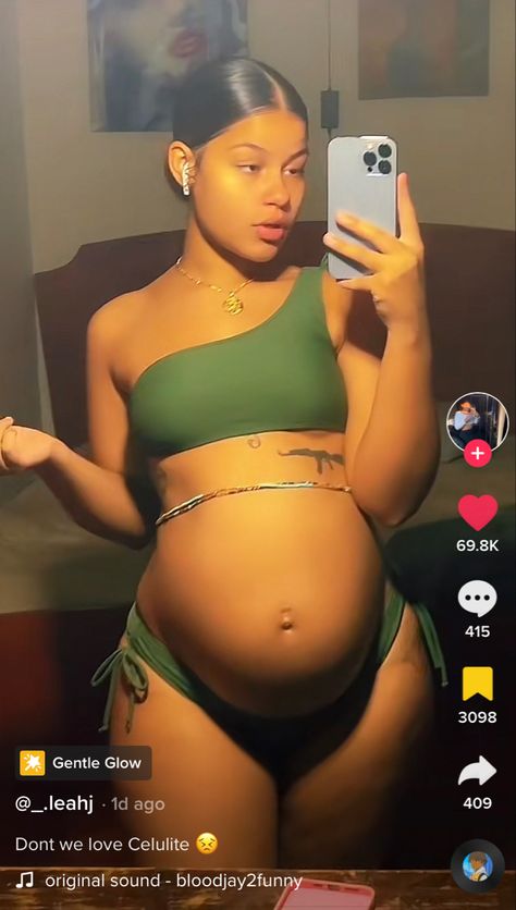 Pregnancy Slay, Summer Pregnancy Outfits, Pregnancy Belly Photos, Cute Pregnancy Pictures, Mommy And Baby Pictures, دورة شهرية, Belly Photos, Pregnancy Goals, A Pregnant Woman