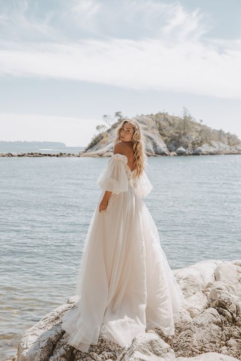 Italian Wedding Dress, Cara Jourdan, Ethereal Wedding Dress, Wedding Dresses Princess Ballgown, Karen Willis Holmes, Pretty Wedding Dresses, Ethereal Wedding, Fairy Wedding, Lakeside Wedding