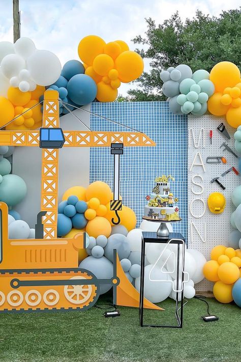 Discover 93+ creative and fun construction birthday party ideas to make your little builder’s big day unforgettable. From decorations to games, find everything you need to throw the ultimate construction-themed celebration! Bob The Builder Theme Party, Construction Themed Baby Shower Ideas, Pastel Construction Party, Construction Theme Balloons, Muted Construction Birthday Party, Construction Birthday Activities, Construction 2nd Birthday Party, Bob The Builder Birthday Party, Construction Birthday Decor