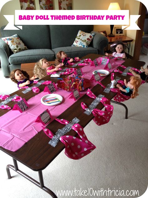 Great idea to seat lots of dolls at a party. I really like the playdoh idea for kids to do in between craft activities. Baby Doll Birthday Party, Doll Themed Birthday Party, American Girl Doll Party, Doll Birthday Party, American Girl Birthday Party, Doll Tea Party, American Girl Birthday, American Girl Parties, American Girl Doll Diy