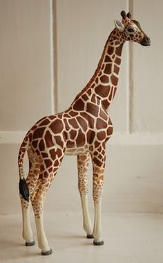 Paper Mache Animal Sculpture Sitting Giraffe by PaperUnleashed ... Reticulated Giraffe, Brancusi Sculpture, Felt Giraffe, Giraffe Crafts, Paint With Acrylics, Dekoratívne Vence, Making Paper Mache, Giraffe Decor, Paper Mache Animals